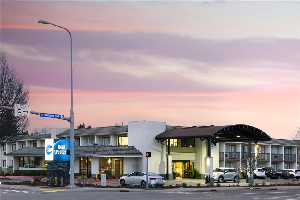 Western Seattle Airport 3*